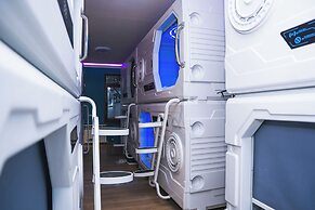 Capsula hotel