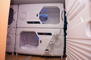 Capsula hotel