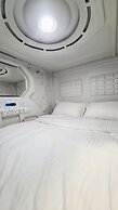 Capsula hotel
