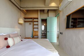 Bondo Hometel