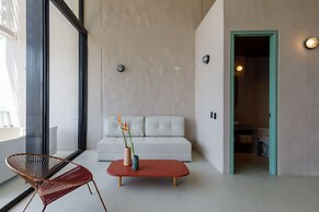 Bondo Hometel