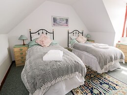 Shieldhill Farm House