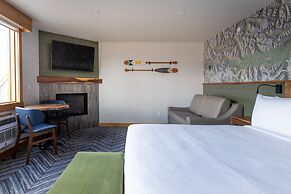 Hotel Canoe and Suites