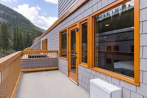 Hotel Canoe and Suites