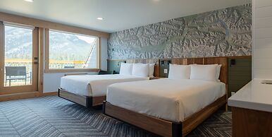 Hotel Canoe and Suites
