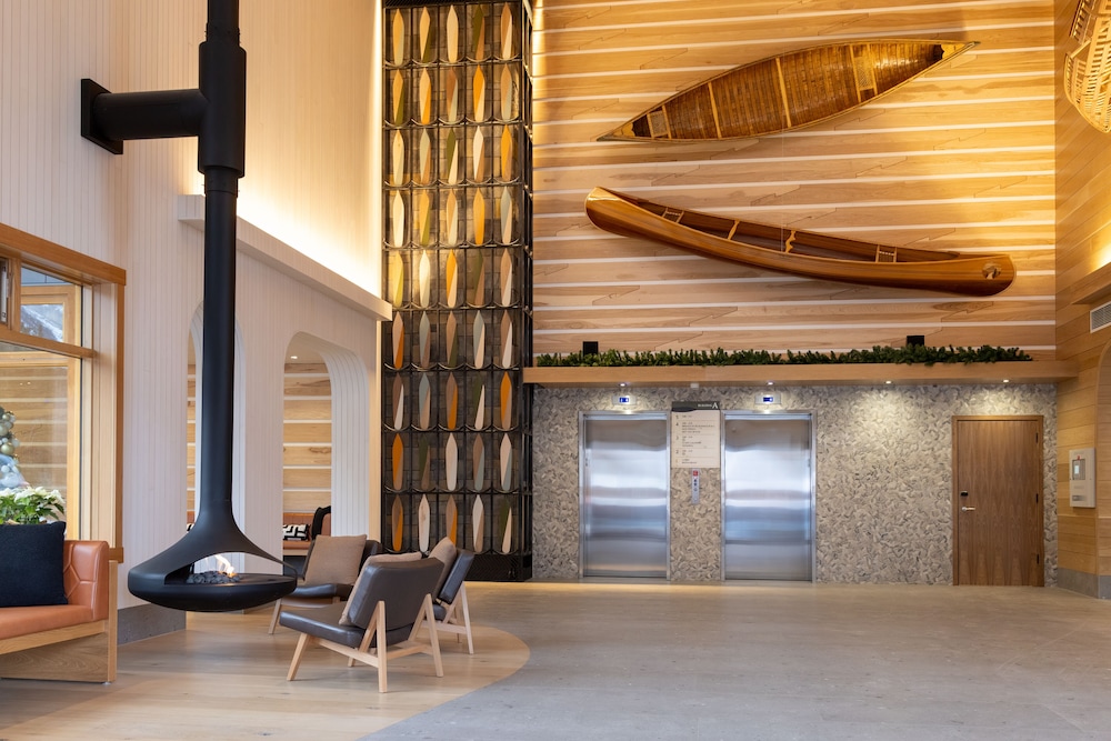 Hotel Canoe and Suites
