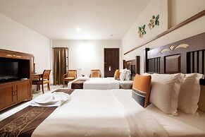 Phuket Leelavadee Hua Ting Resort