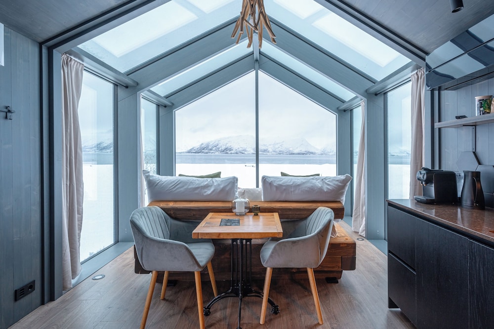 AERA - Aurora Glass Cabins