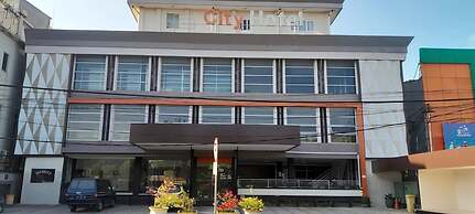City Hotel