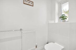 Foxherne 6 Bdrm, 3BA Hse -17