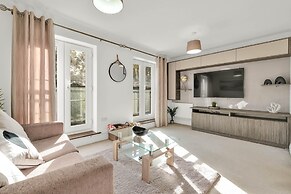 Foxherne 6 Bdrm, 3BA Hse -17