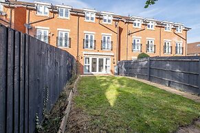 Foxherne 6 Bdrm, 3BA Hse -17