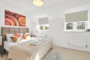Foxherne 6 Bdrm, 3BA Hse -17