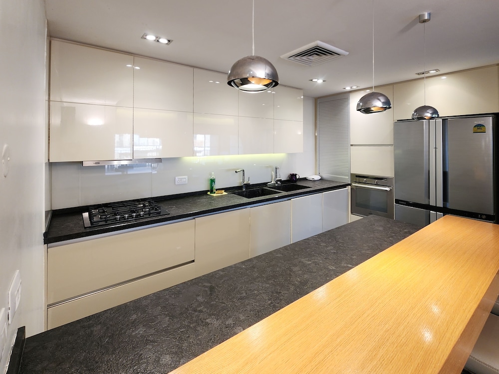 Holiday Luxury Home by FeelHome