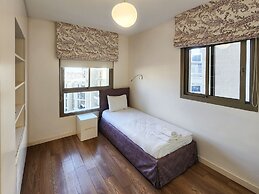 Holiday Luxury Home by FeelHome