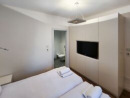 Holiday Luxury Home by FeelHome