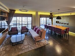 Holiday Luxury Home by FeelHome