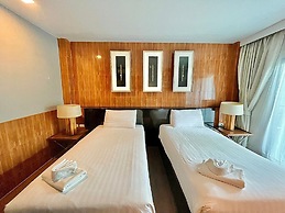 Huern Nana Jomsawan