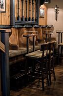 Lower Turks Head