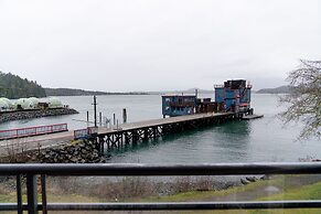 Lunar Cove Inn
