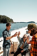 Lunar Cove Inn