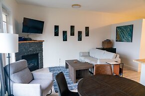 Lunar Cove Inn