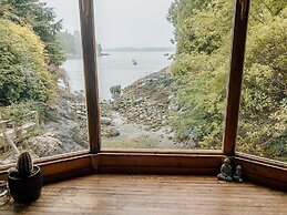 Lunar Cove Inn