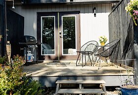 Lunar Cove Inn