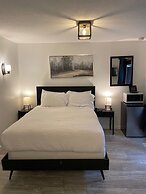 Lunar Cove Inn