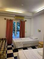 London House Hotel