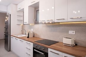 Hosting Moments Semi Basement Apartment