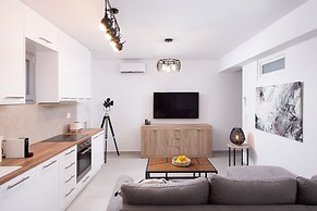 Hosting Moments Semi Basement Apartment