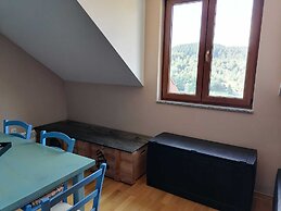 Apartment Sleeps 4 With Lake View