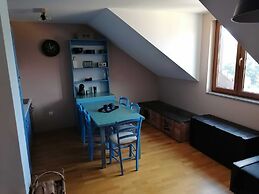 Apartment Sleeps 4 With Lake View