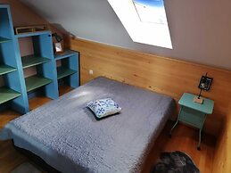 Apartment Sleeps 4 With Lake View