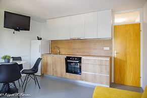 Apartment Sleeps 4 With Free Parking