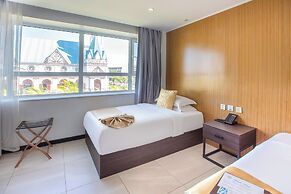 Tauese Seaview Hotel
