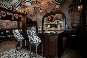 V Maison Boutique Hotel
