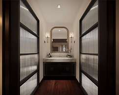 V Maison Boutique Hotel