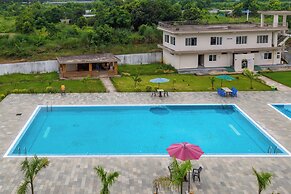 Hotel Mahamaya Crown