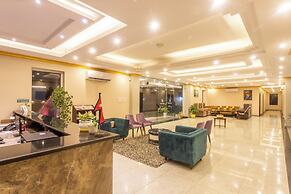 Hotel Mahamaya Crown