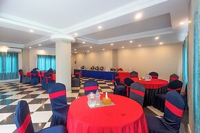 Hotel Mahamaya Crown