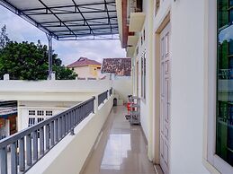 OYO Life 92637 Kost Arya Exclusive