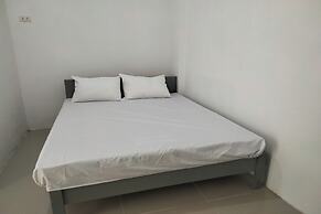 OYO Life 93054 Th Residence 135 Syariah