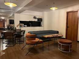 Paskunji Marshall Apartment