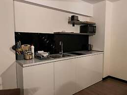 Paskunji Marshall Apartment