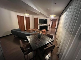 Paskunji Marshall Apartment