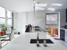Amazing Skyline Views 3BR Duplex
