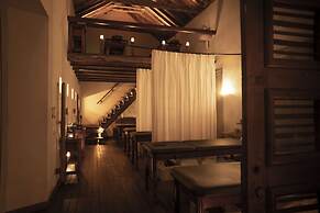 One&Lux Byron Suites