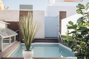 One&Lux Byron Suites